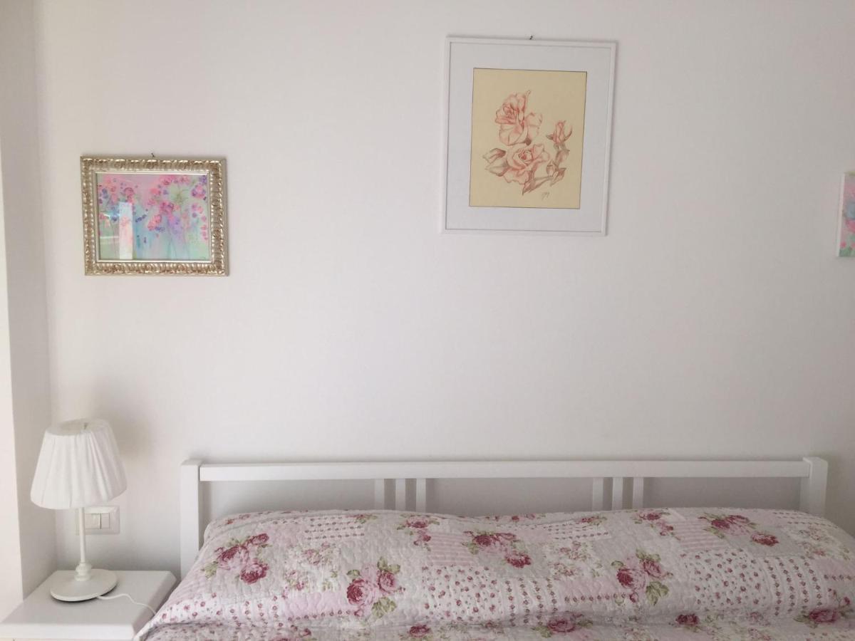 La Vie En Rose Apartment Рапало Екстериор снимка