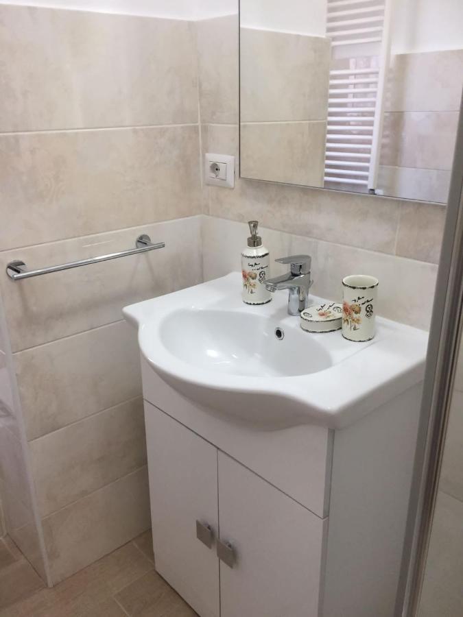 La Vie En Rose Apartment Рапало Екстериор снимка